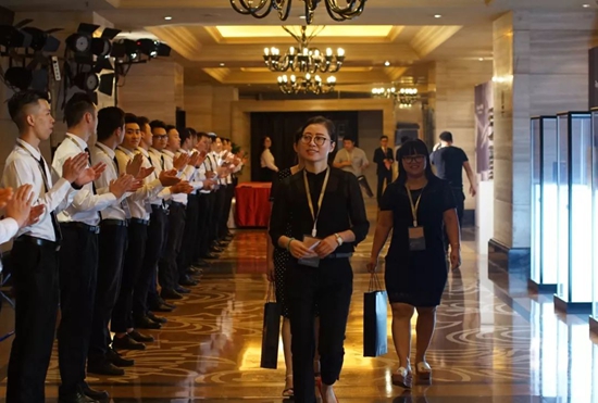 榮事達廚衛(wèi)電器：榮曜，獻給時代的榮者！